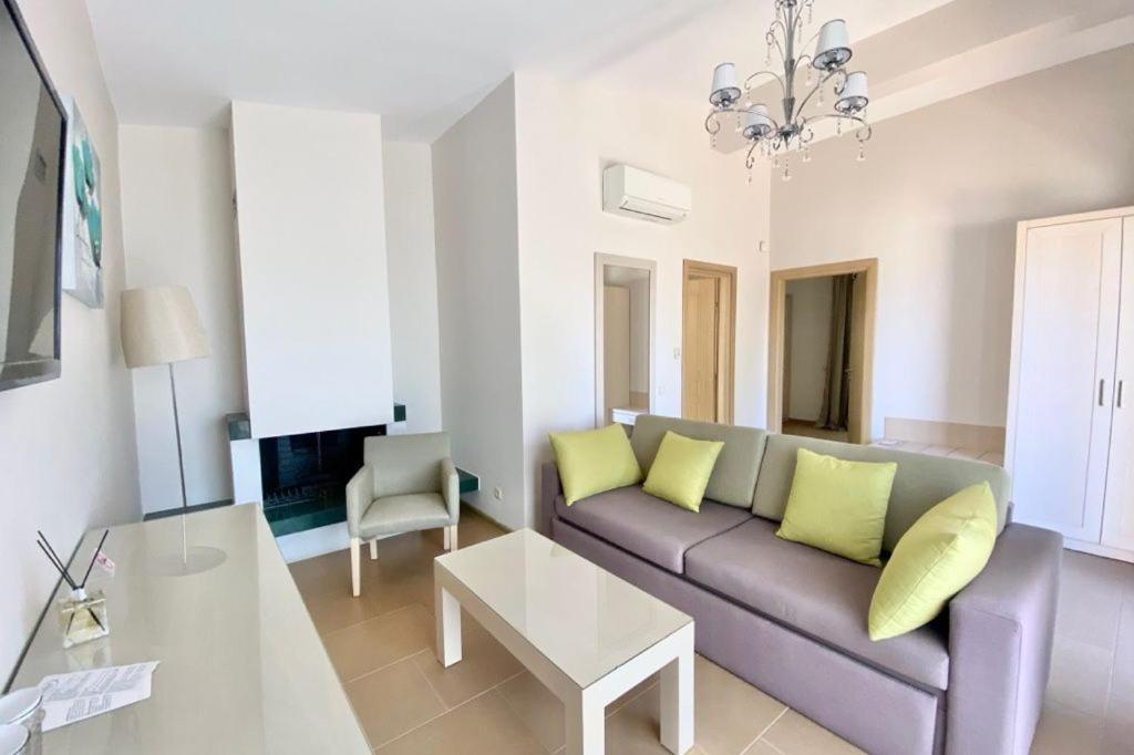 Greek Pride Cronwell Rahoni Hotel (Adults Only) Nea Skioni Luaran gambar