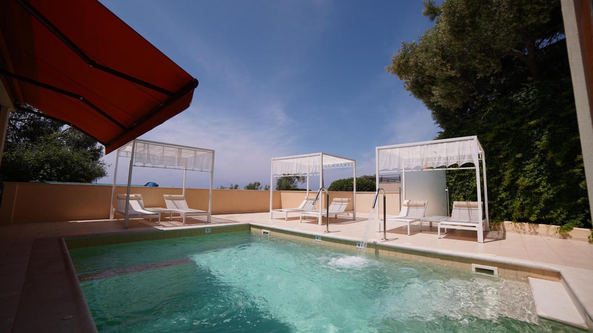 Greek Pride Cronwell Rahoni Hotel (Adults Only) Nea Skioni Luaran gambar