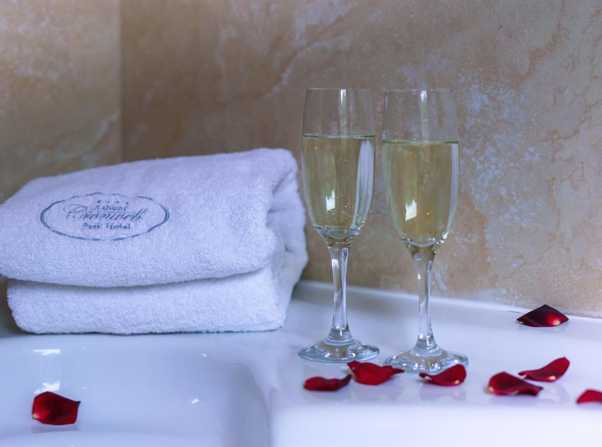 Greek Pride Cronwell Rahoni Hotel (Adults Only) Nea Skioni Luaran gambar